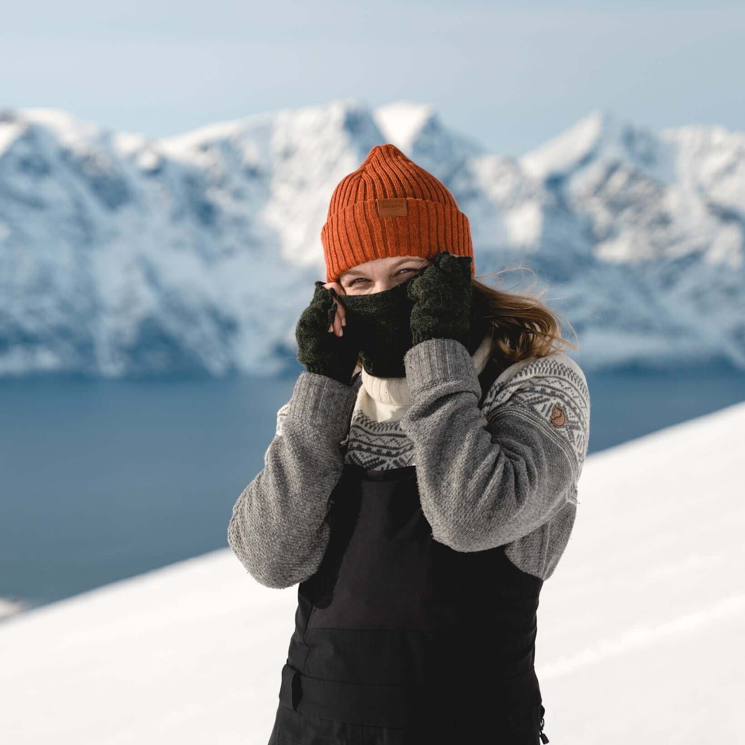 matas_alpakanvilla_tuubihuivi_naisella