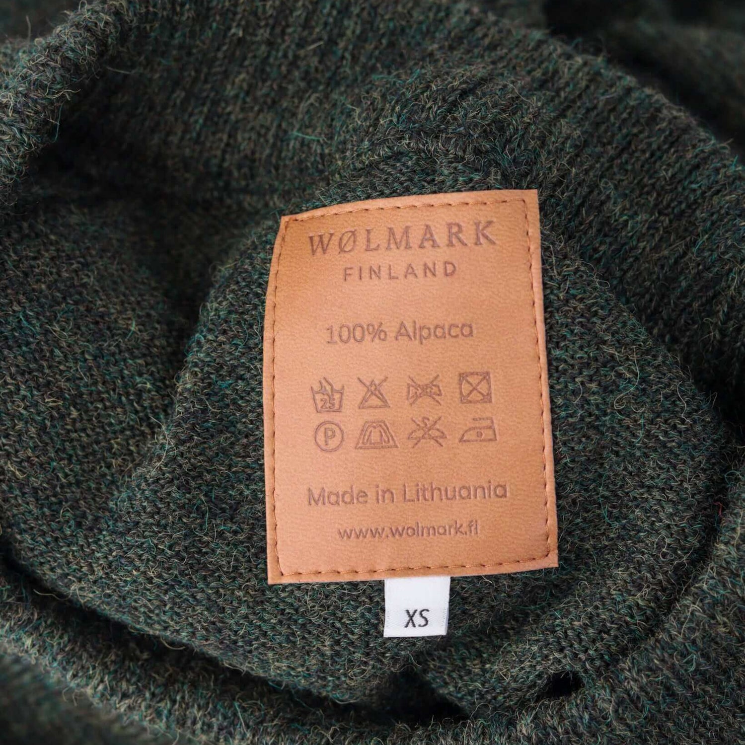 hurma_alpakanvilla_crew_neck_villapaita_metsanvihrea_pesulappu