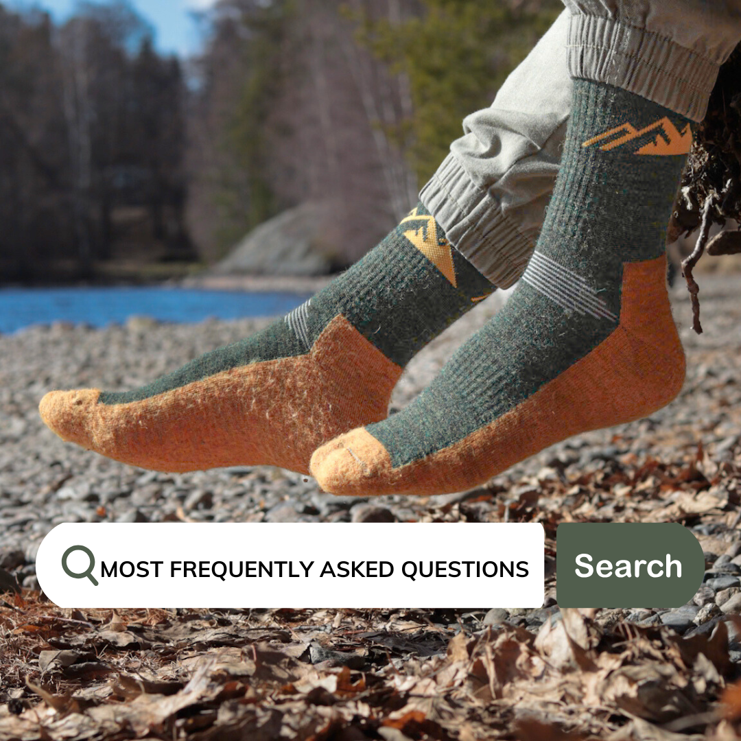 Polku alpacawool socks forestgreen yellow resting feet