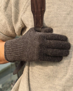taival_alpakanvilla_sormikas_grafiitti_tuotekuva